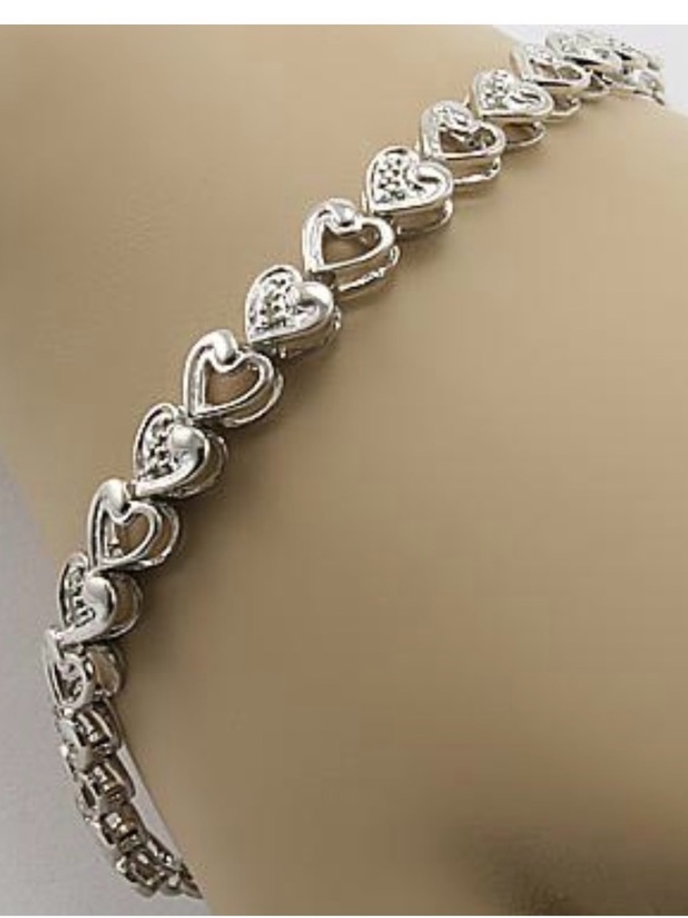 Beautiful 14KWhite Gold Plated Sterling Silver Natural Diamond Heart Bracelet 7”